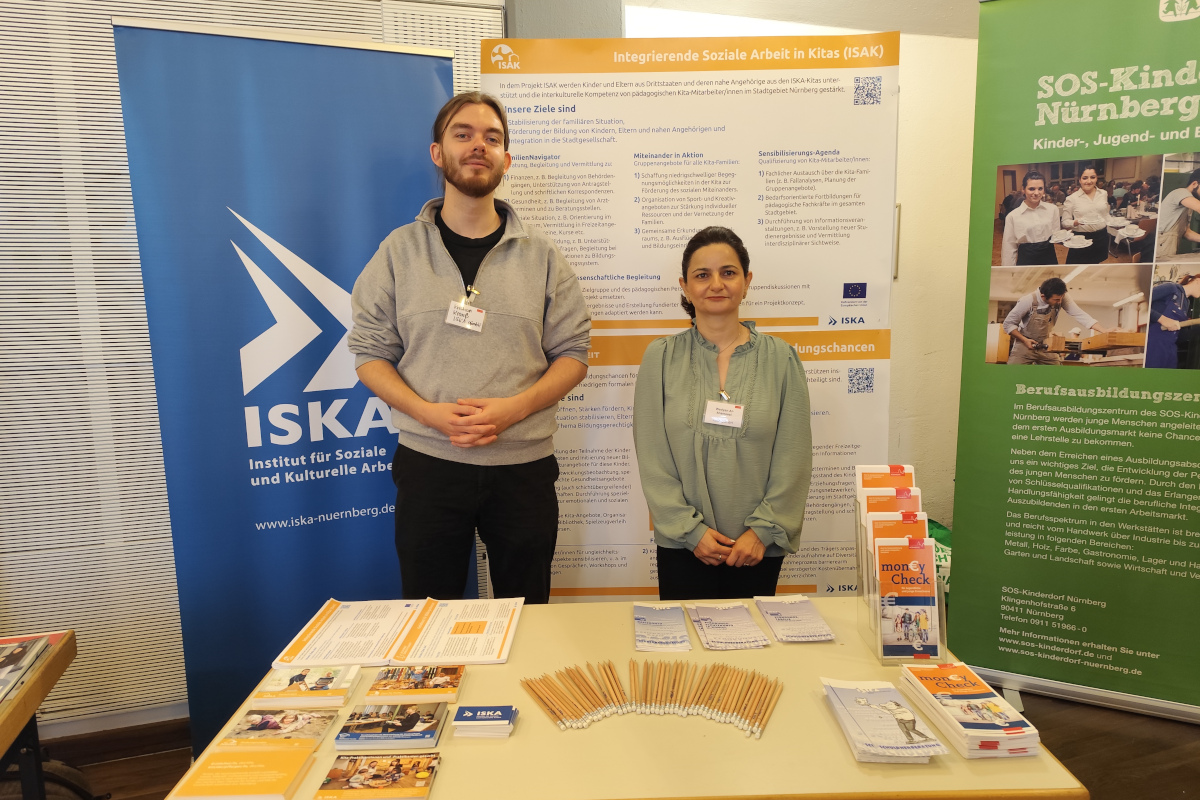 Kristian Krauß und Wedyan Al-Khameesi vom Projekt ISAK. (Foto: Marina Burkowski)