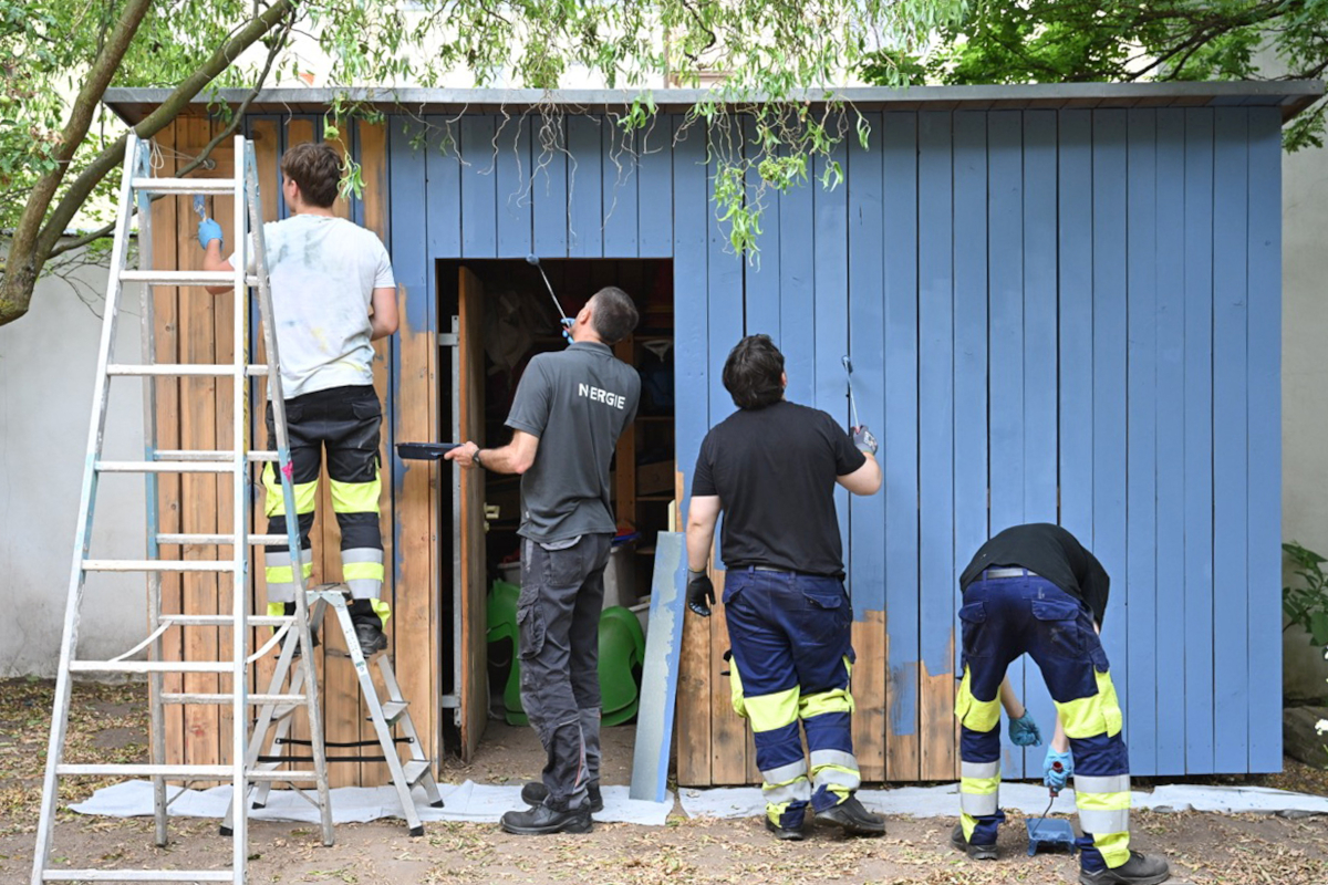 Unternehmensteam trifft auf Kindergarten