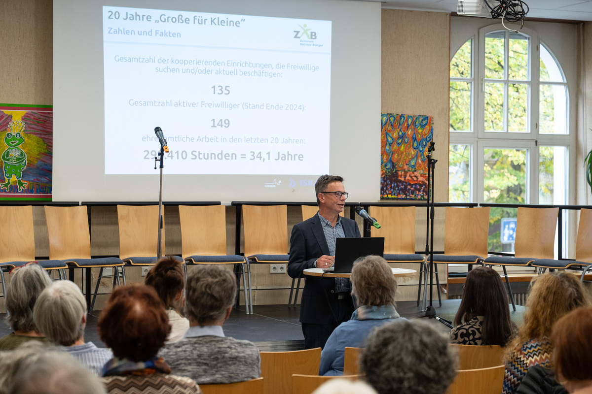 Wolfgang Neumüller (Leitung ZAB) lieferte Zahlen zum Projekt (Foto: Tanja Elm)