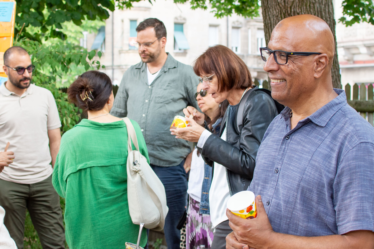 An den Aktionsständen kamen die Gäste ins Gespräch. (Foto: Vanessa Vogel)